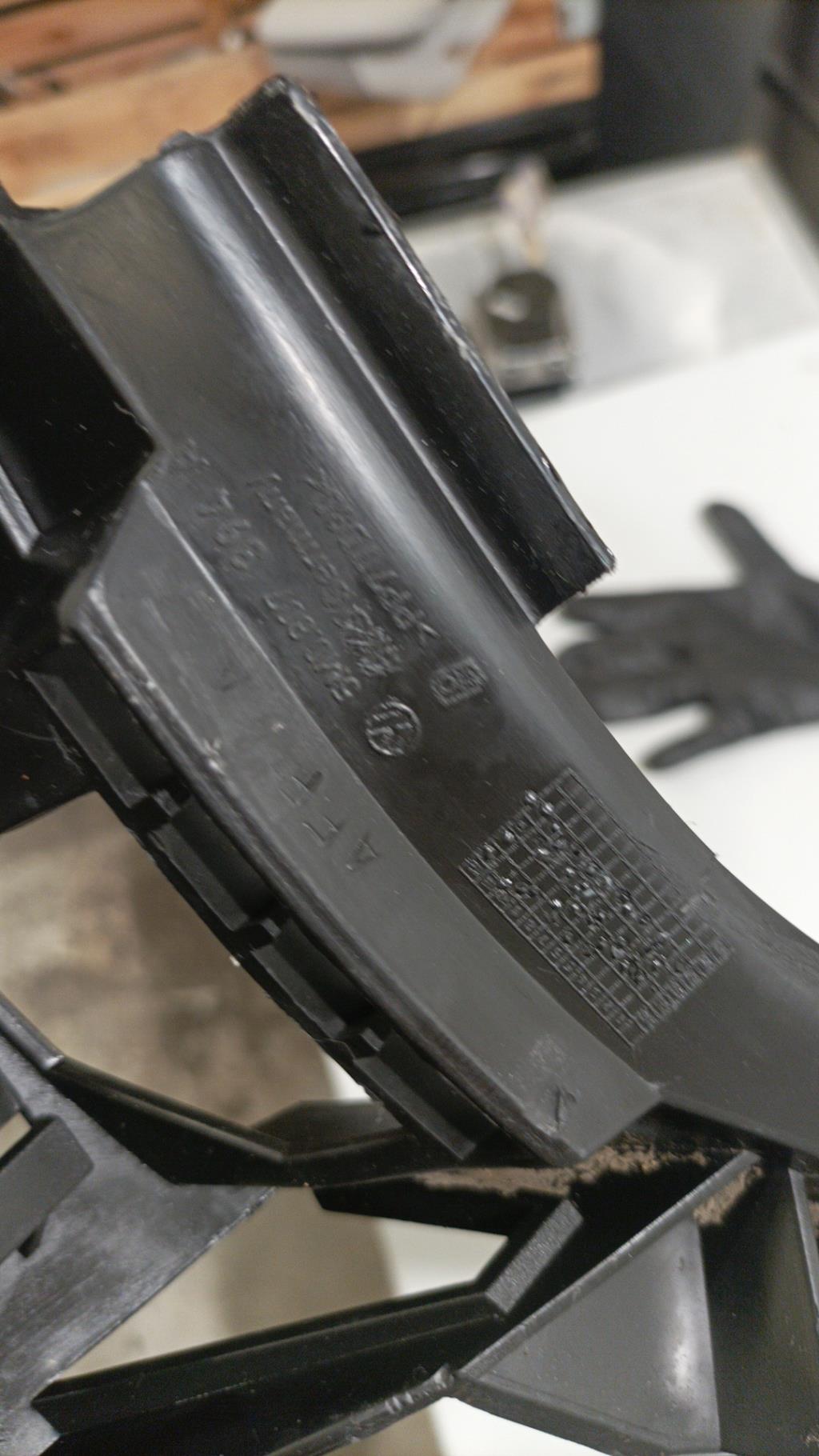 Supporto paraurti posteriore VOLKSWAGEN GOLF PLUS PHASE 1 Diésel - 1