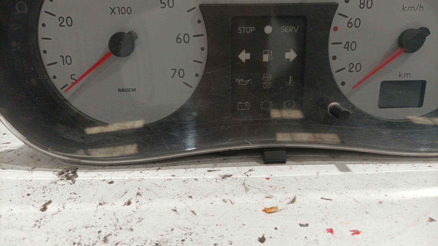 Compteur RENAULT CLIO 2 PHASE 1 Essence - 1