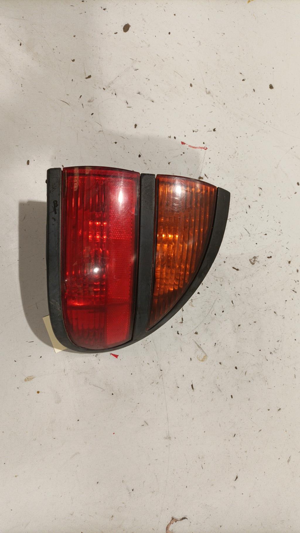 Fanale posteriore principale destro (luci) RENAULT LAGUNA 1 PHASE 2 Diésel - 1