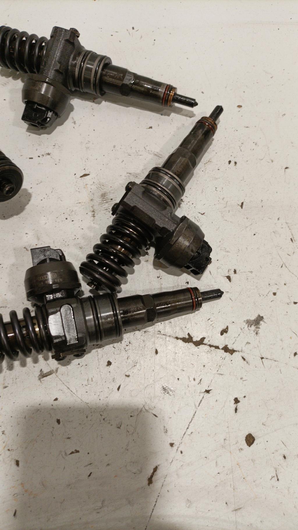 Injecteurs VOLKSWAGEN GOLF PLUS PHASE 1 Diesel - 1