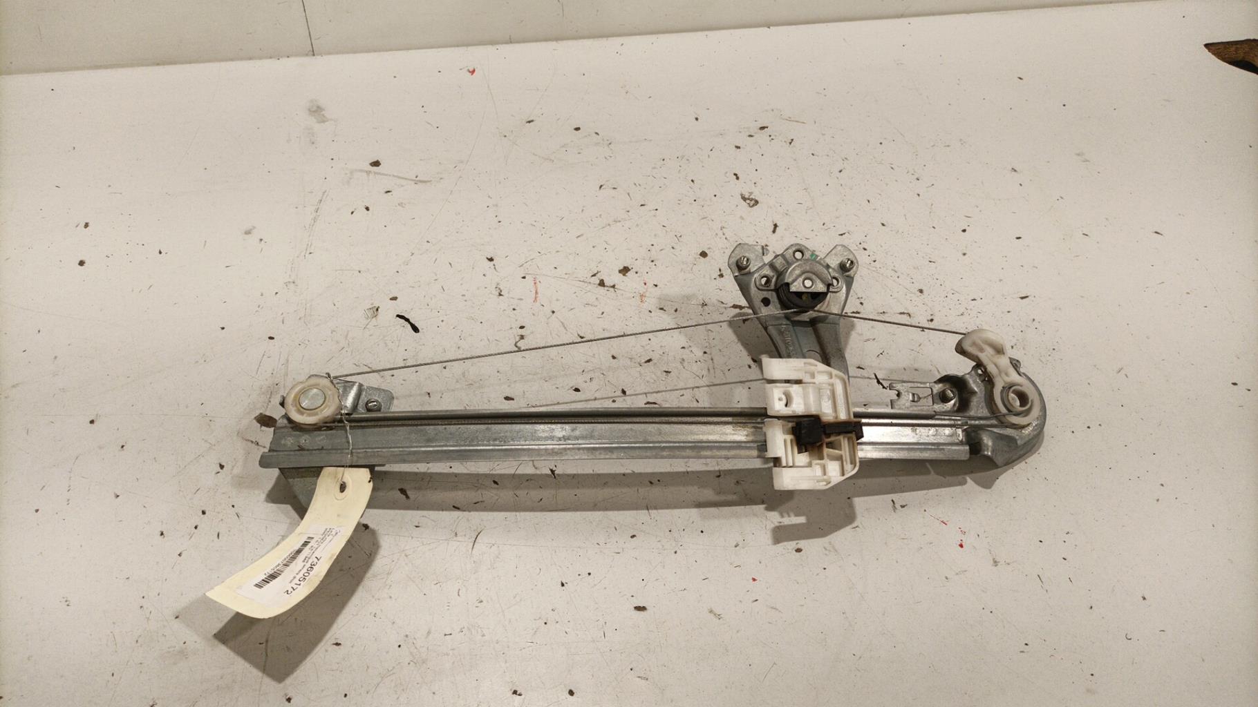 Alzacristalli manuale posteriore destro PEUGEOT 206+ Gasolina - 1