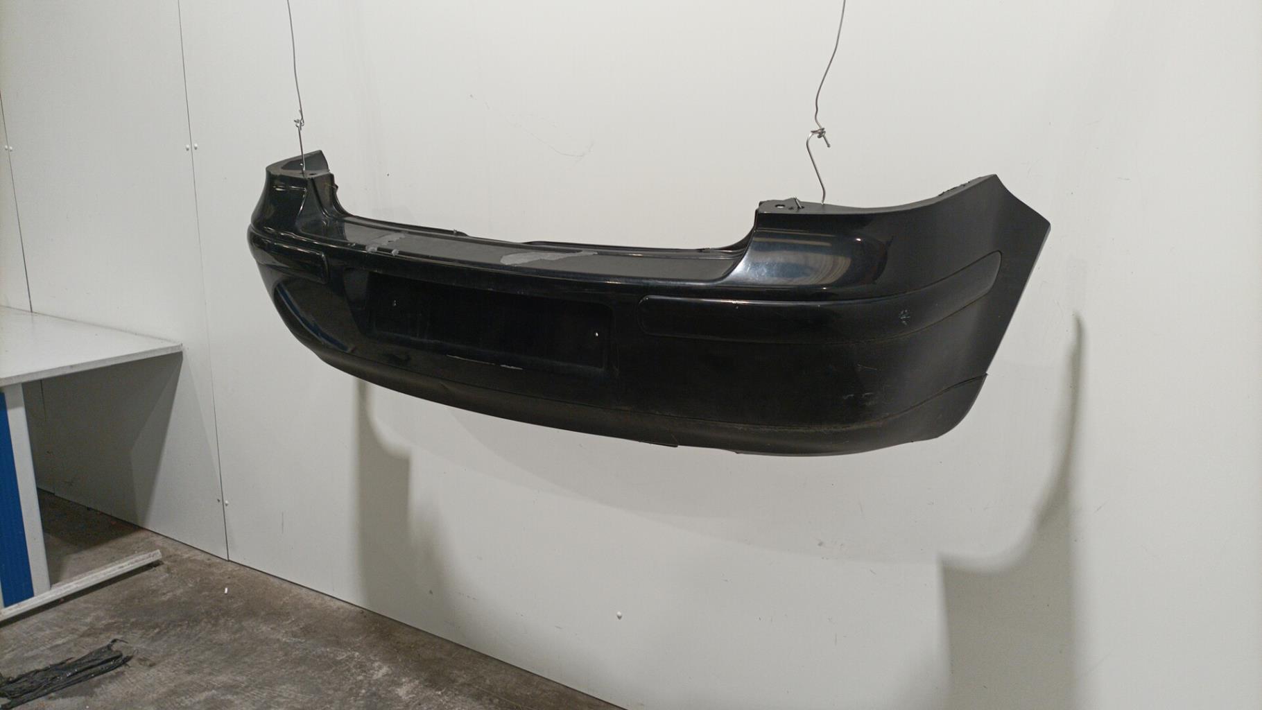 Paraurti posteriore VOLKSWAGEN GOLF 4 Gasolina - 1