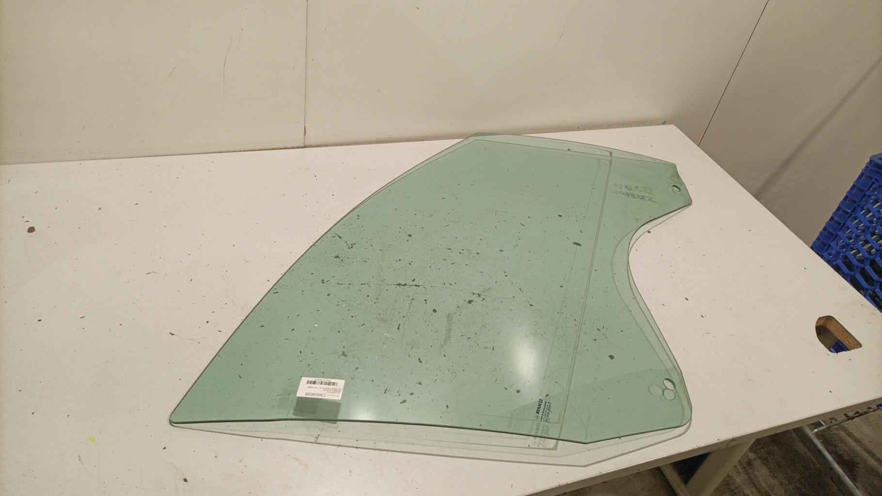 Vitre avant droit RENAULT VEL SATIS PHASE 2 Essence - 1