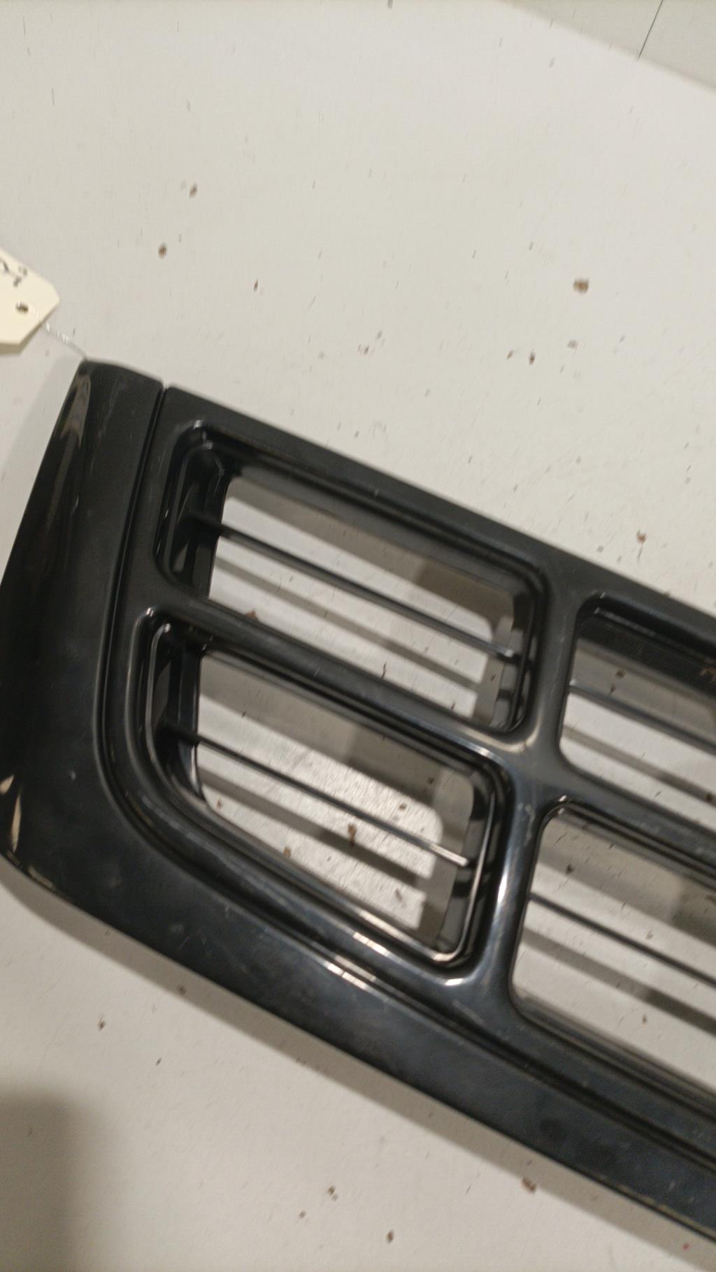 Calandre SUBARU FORESTER 1 Essence - 1