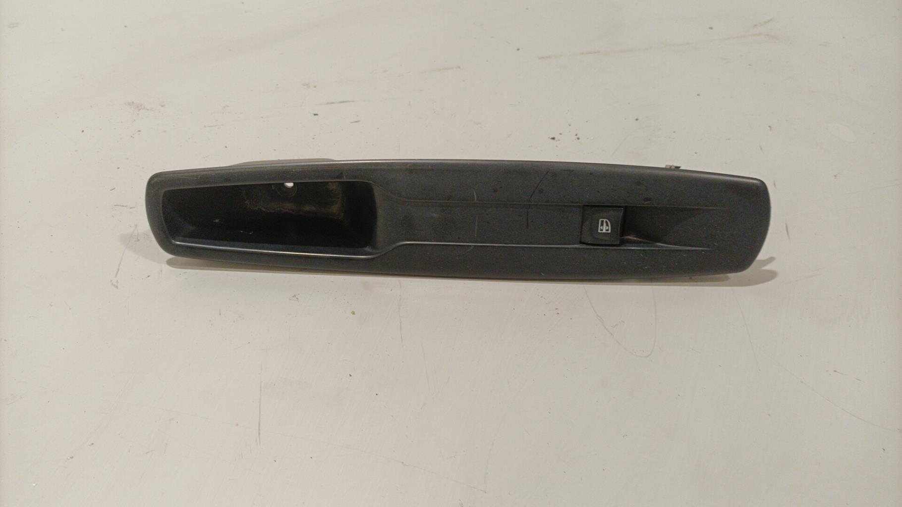 Interruttore lavacristalli anteriore destro RENAULT GRAND SCENIC 3 PHASE 3 Diésel - 1
