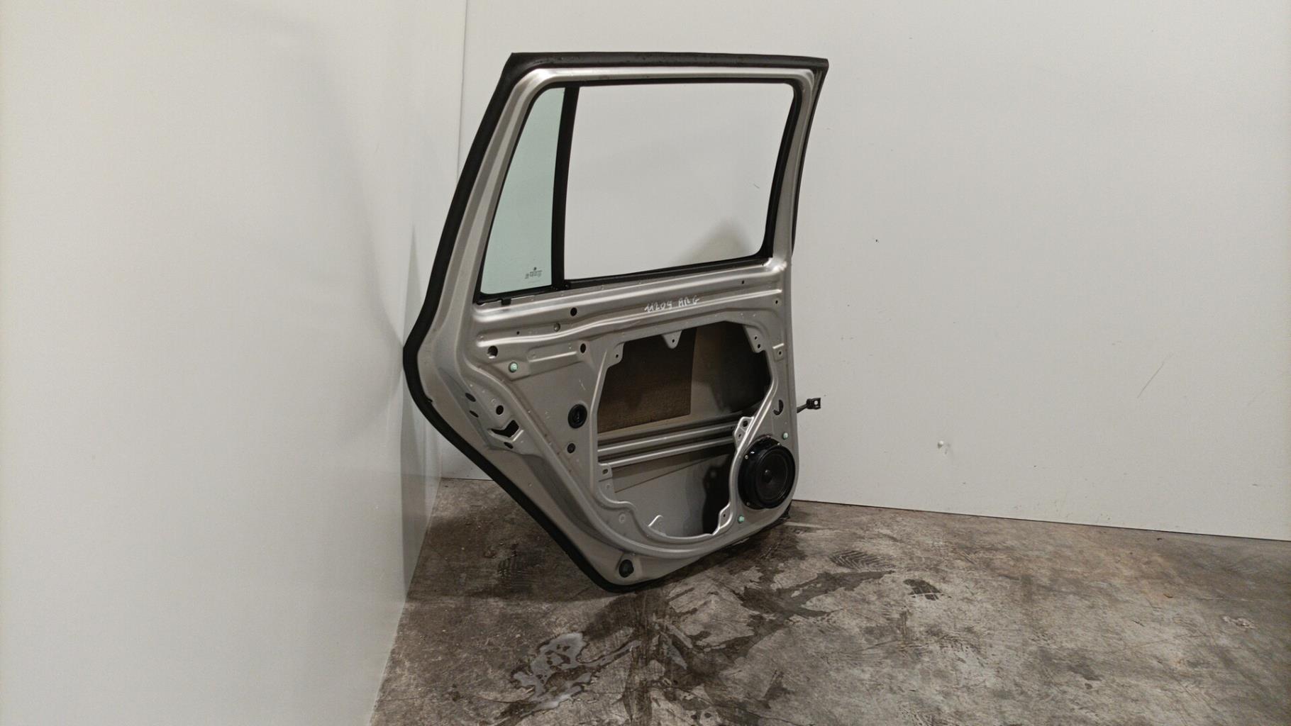 Portiera posteriore sinistra SKODA OCTAVIA 2 PHASE 1 BREAK Diésel - 1