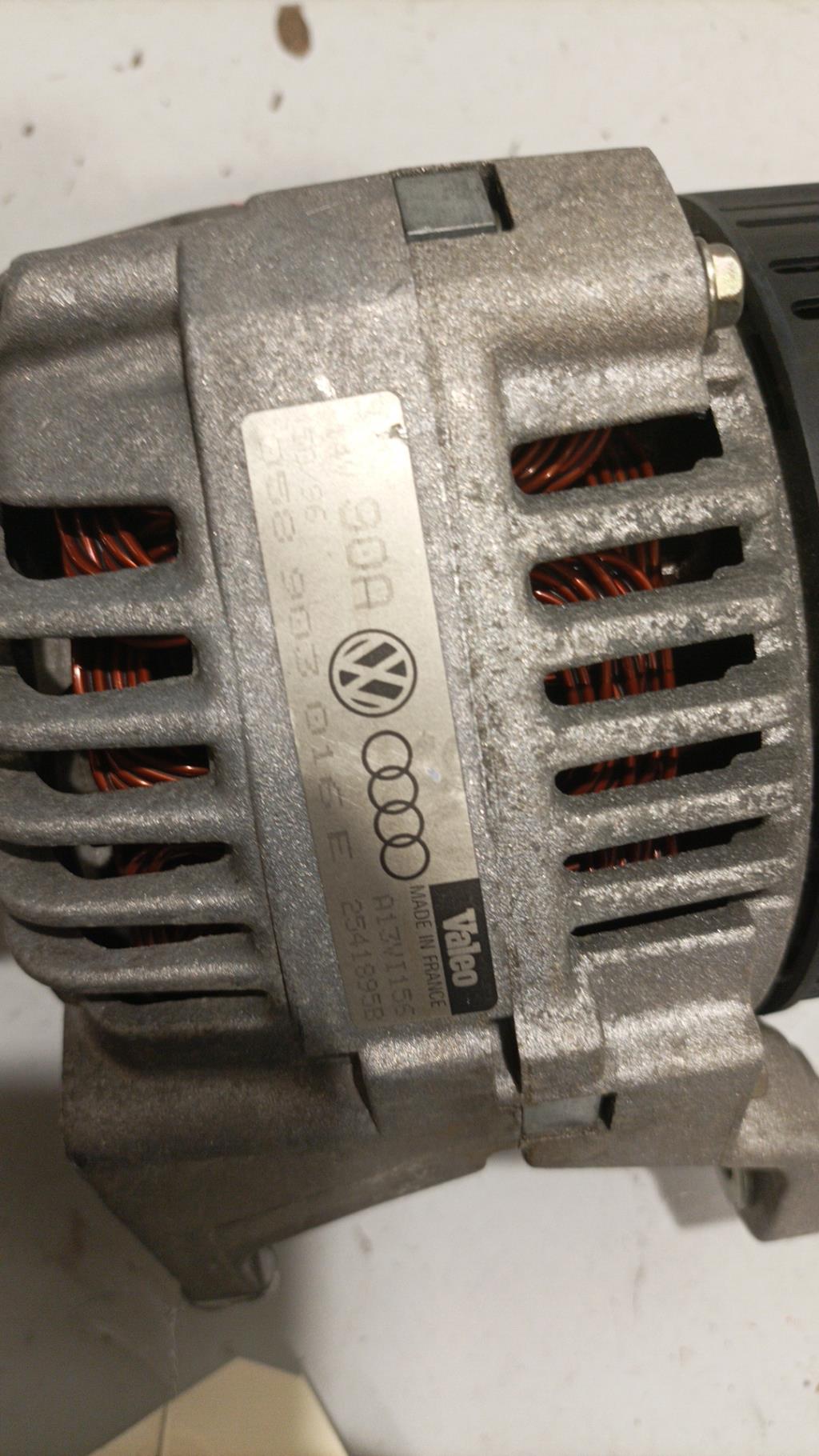 Alternateur AUDI A4 1 PHASE 1 Essence - 1