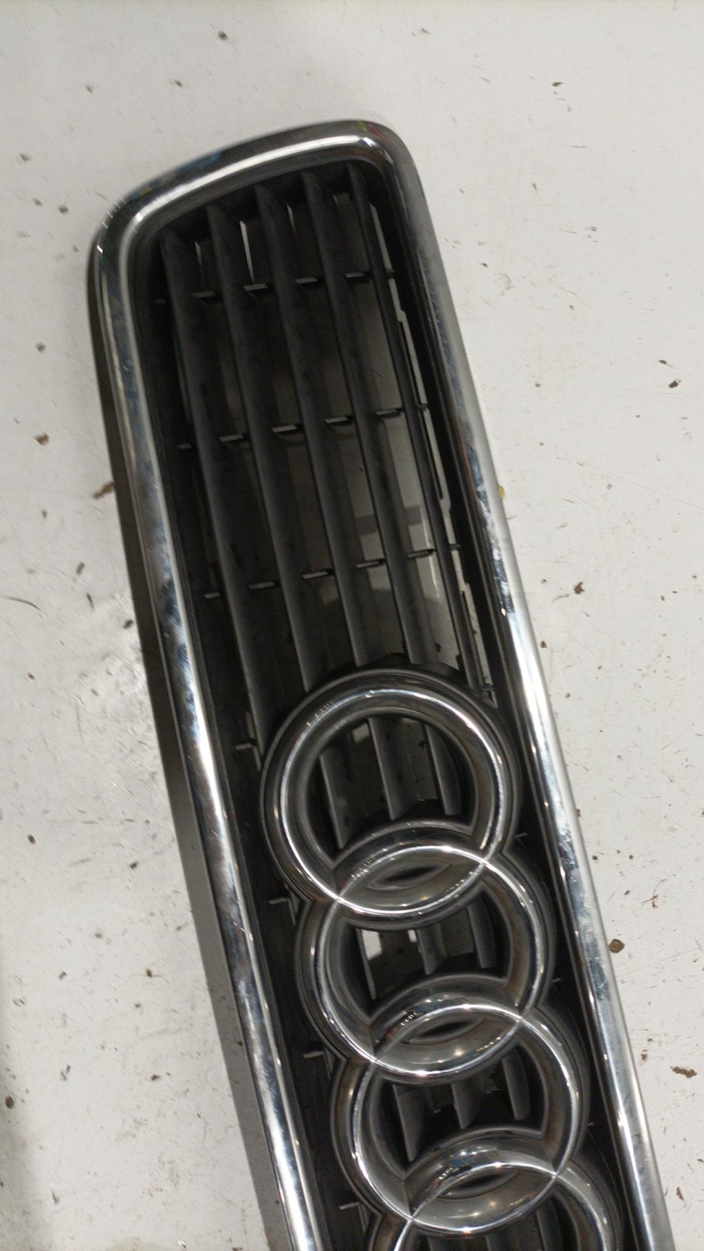 Calandre AUDI A4 1 PHASE 1 Essence - 1
