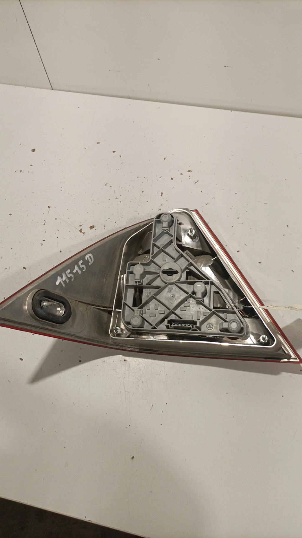 Fanale posteriore principale destro (luci) MERCEDES CLASSE C 203 PHASE 1 Diésel - 1