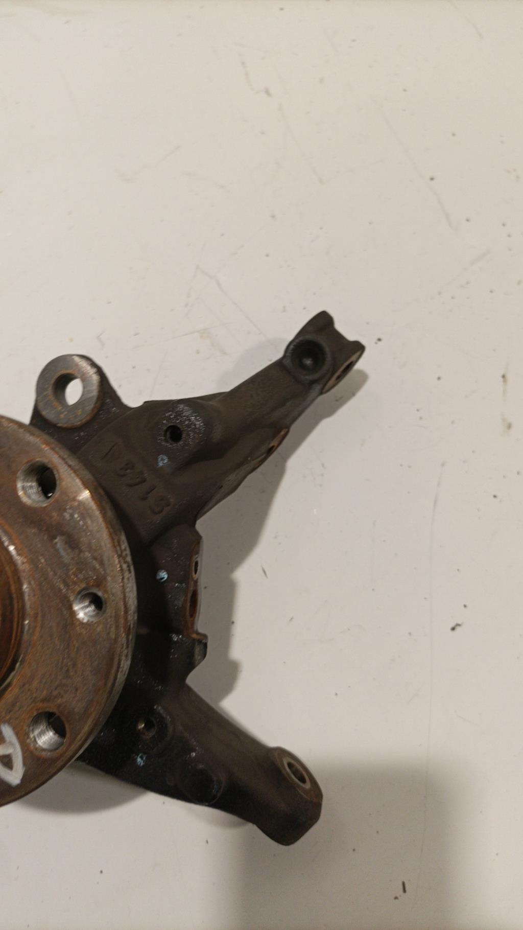 Mozzo anteriore sinistro RENAULT CLIO 4 PHASE 2 Gasolina - 1