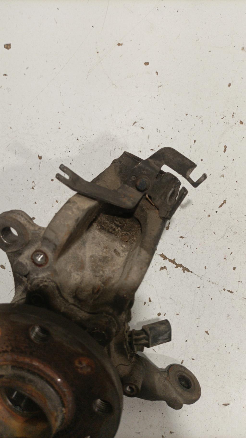 Mozzo anteriore sinistro AUDI A3 2 PHASE 1 Diésel - 1