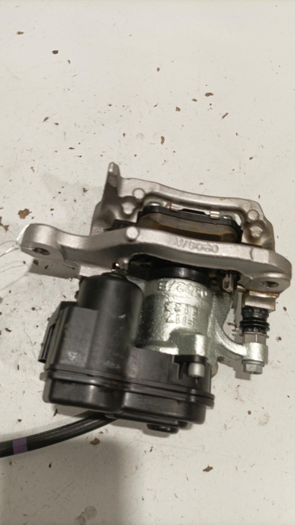 Pinza freni posteriore sinistra RENAULT KADJAR PHASE 2 Gasolina/Híbrido - 1