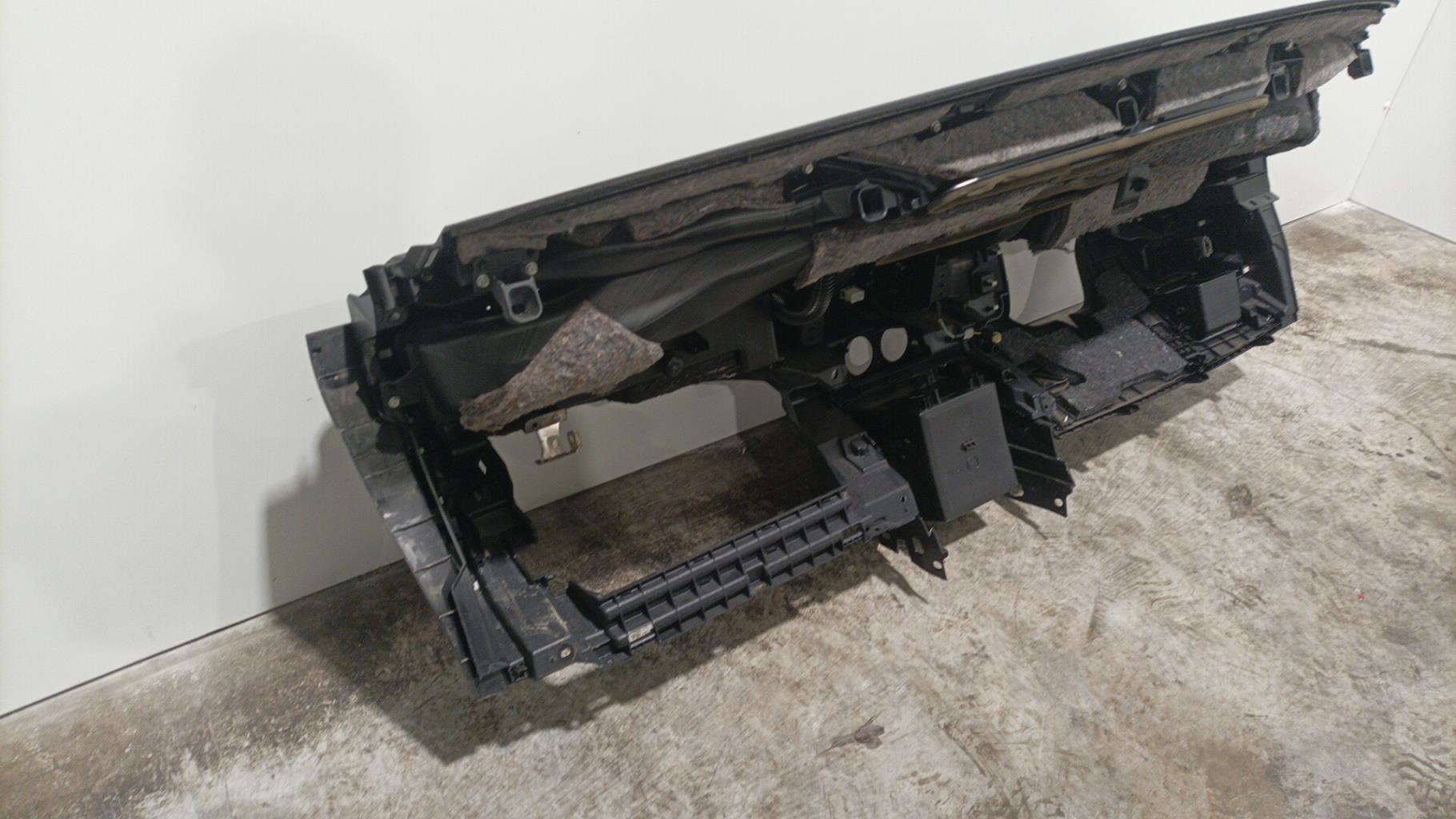 Tableau de bord PEUGEOT 4007 Diesel - 1
