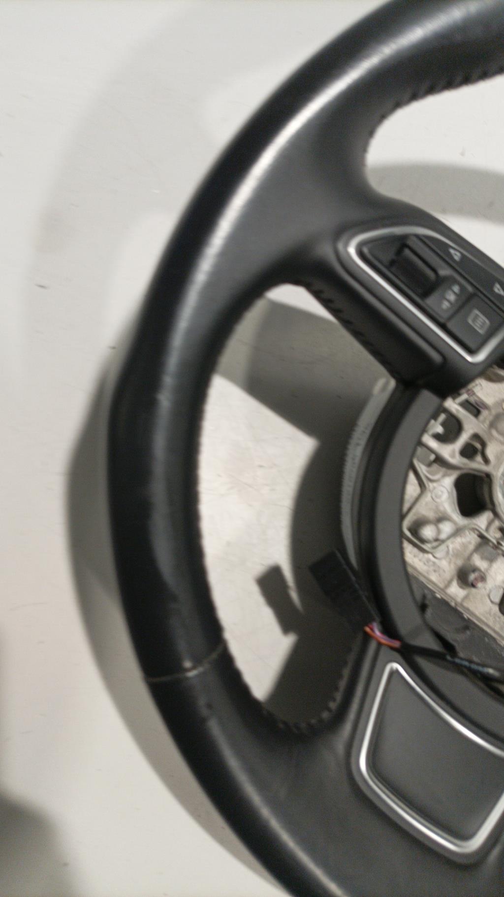 Volant AUDI A1 1 SPORTBACK PHASE 2 Diesel - 1