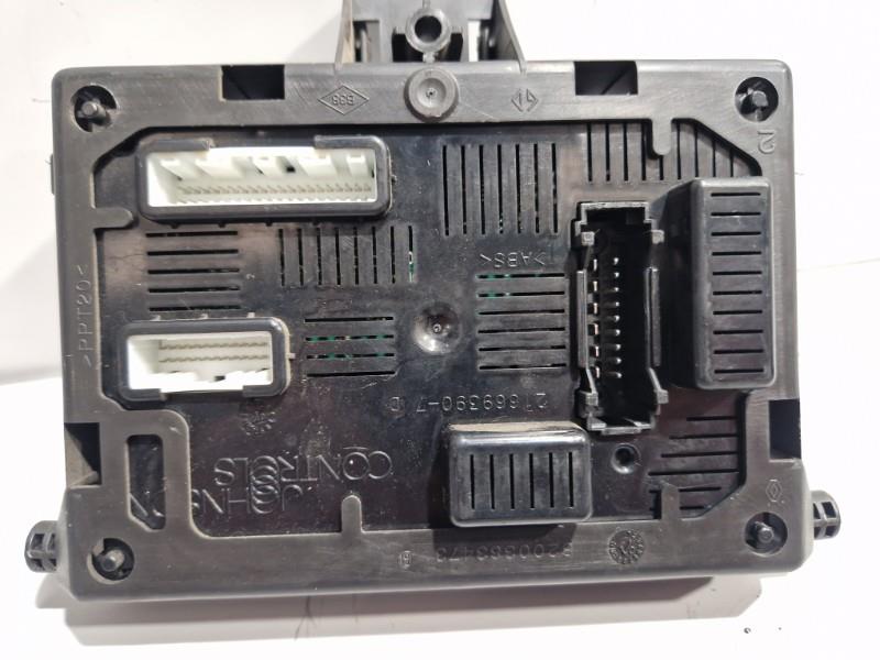 Boitier servitude moteur (BSM) RENAULT CLIO 3 PHASE 1 Essence - 1