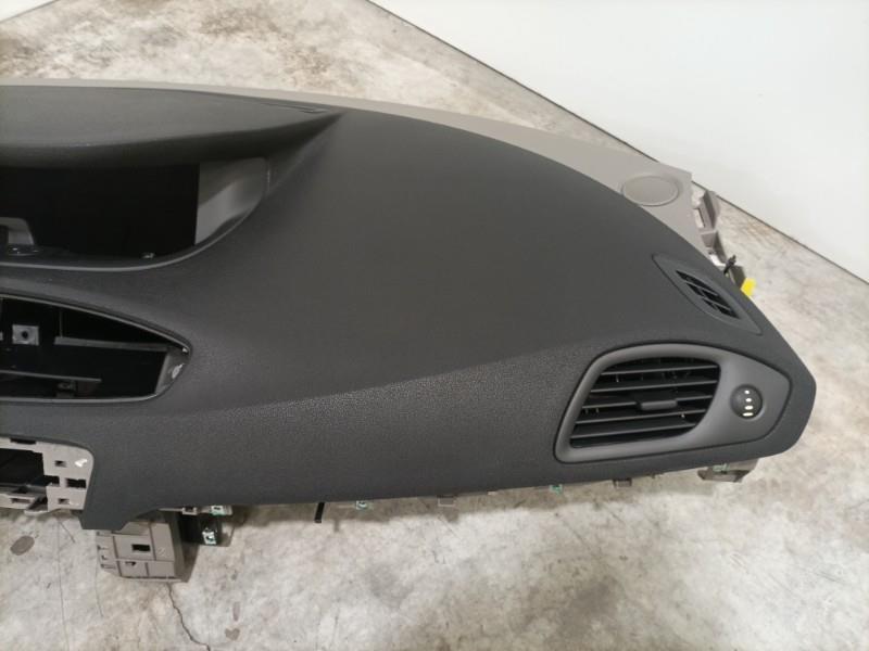 Tableau de bord RENAULT SCENIC 3 PHASE 1 Diesel - 1