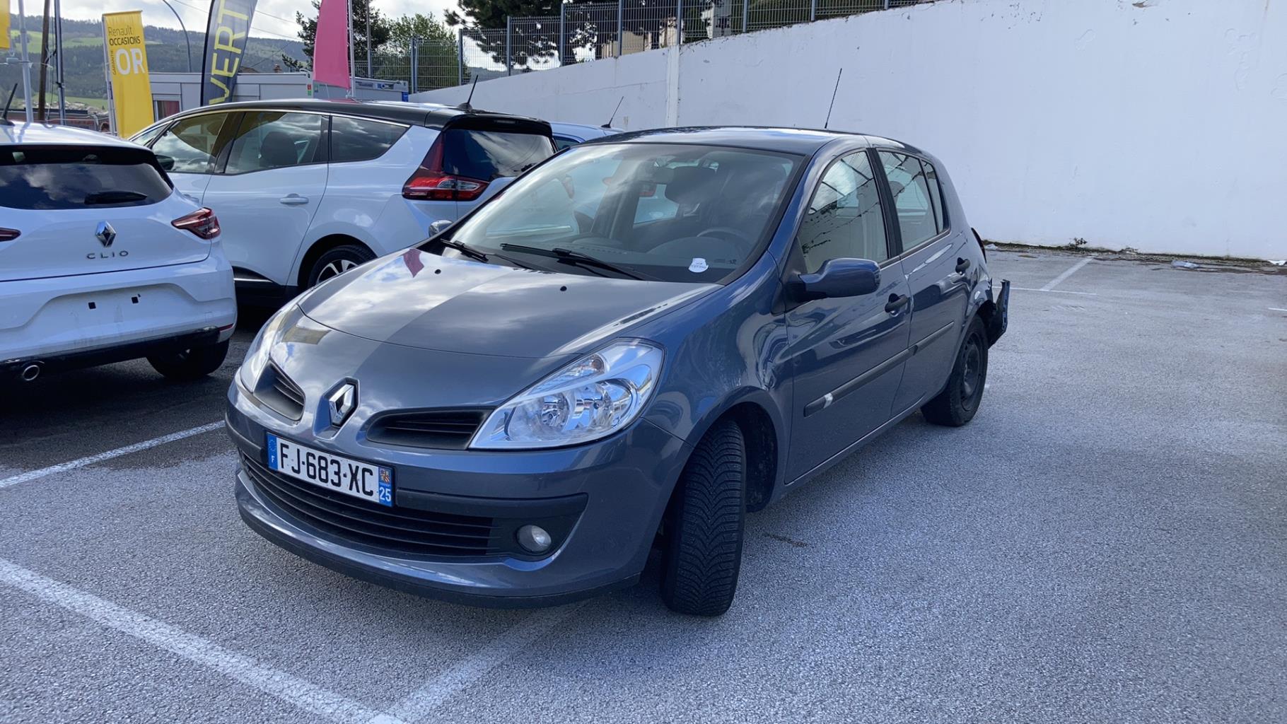 Moteur RENAULT CLIO 3 PHASE 1 Essence - 1