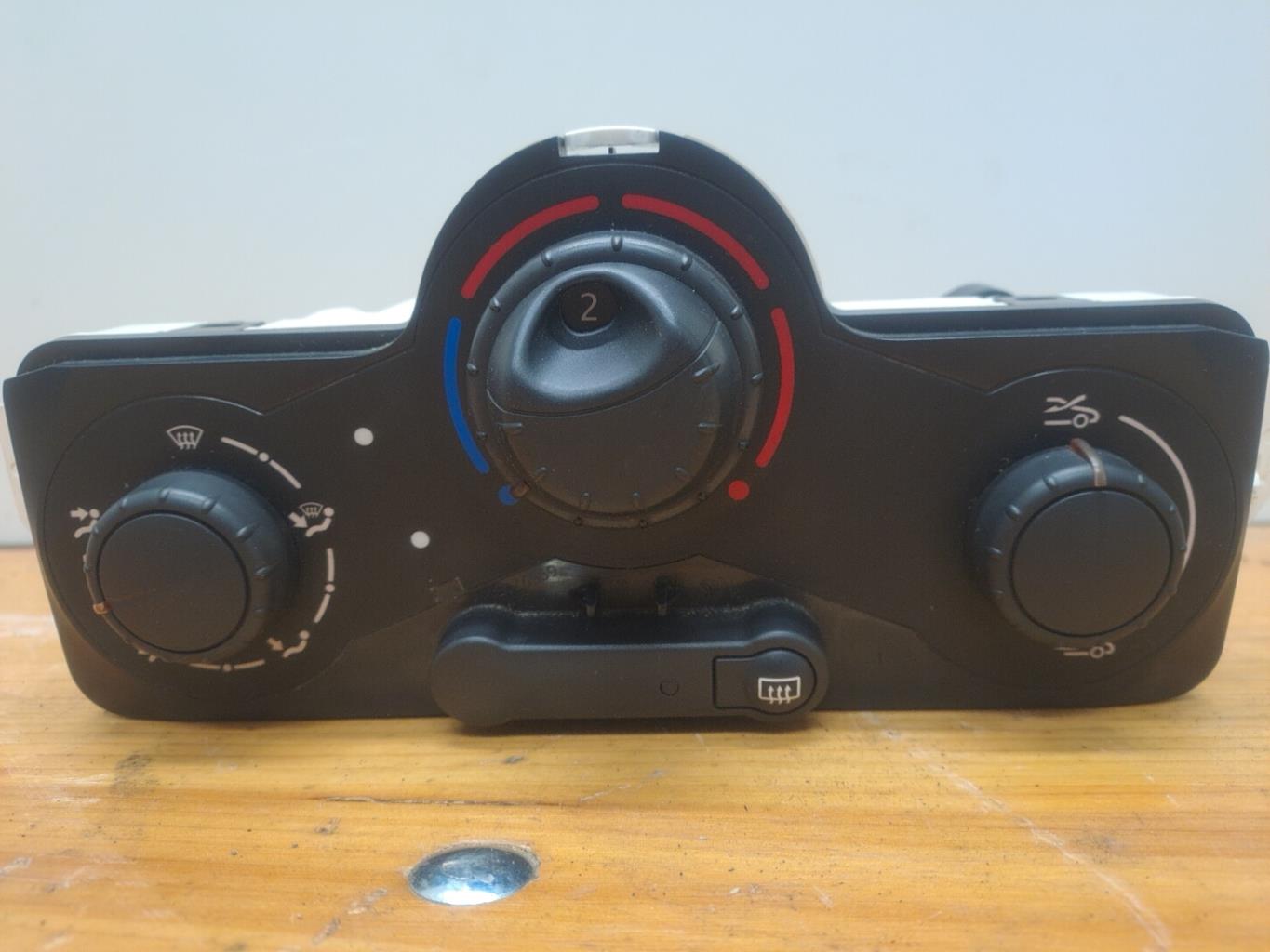 Commande chauffage RENAULT CLIO 3 PHASE 1 Essence - 1