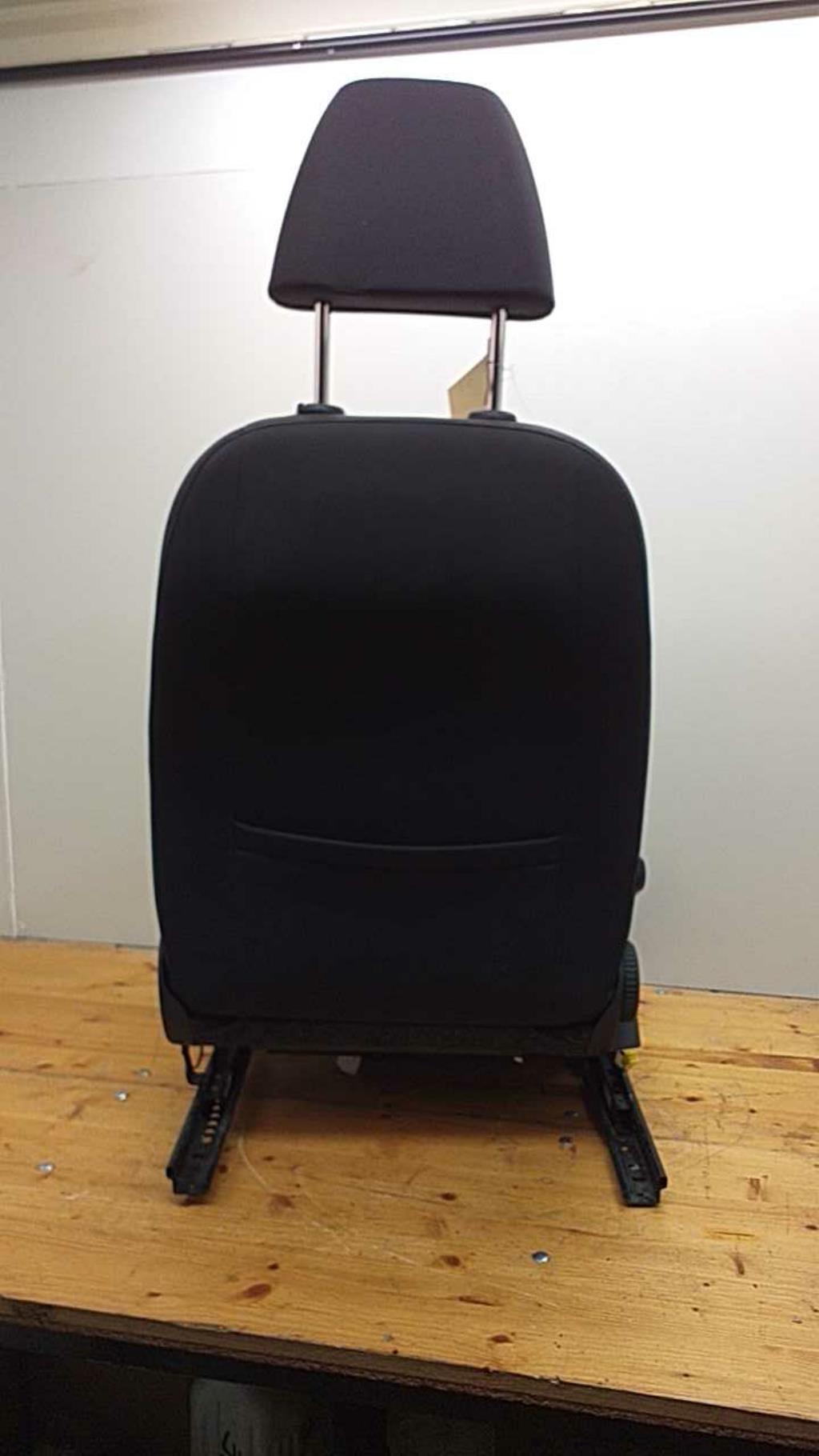 Siege avant droit VOLKSWAGEN GOLF 6 Diesel - 1