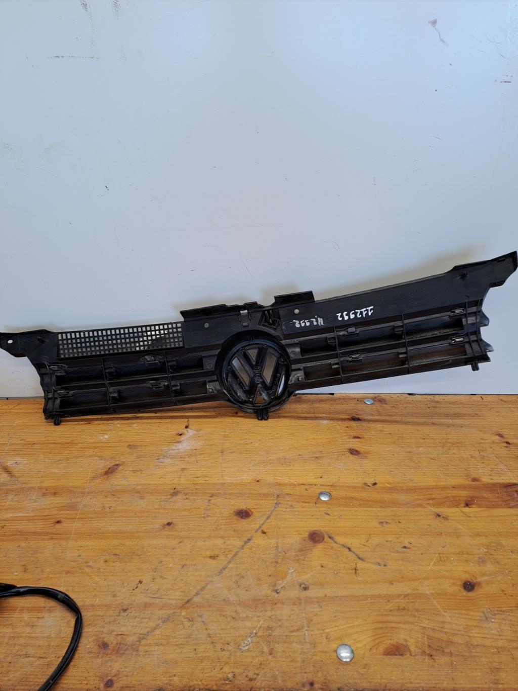 Calandre VOLKSWAGEN GOLF 4 Diesel - 1