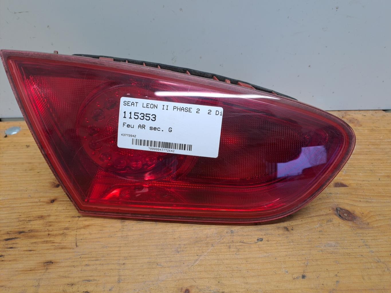 Feu arriere secondaire gauche (feux) SEAT LEON 2 PHASE 2 Diesel - 1