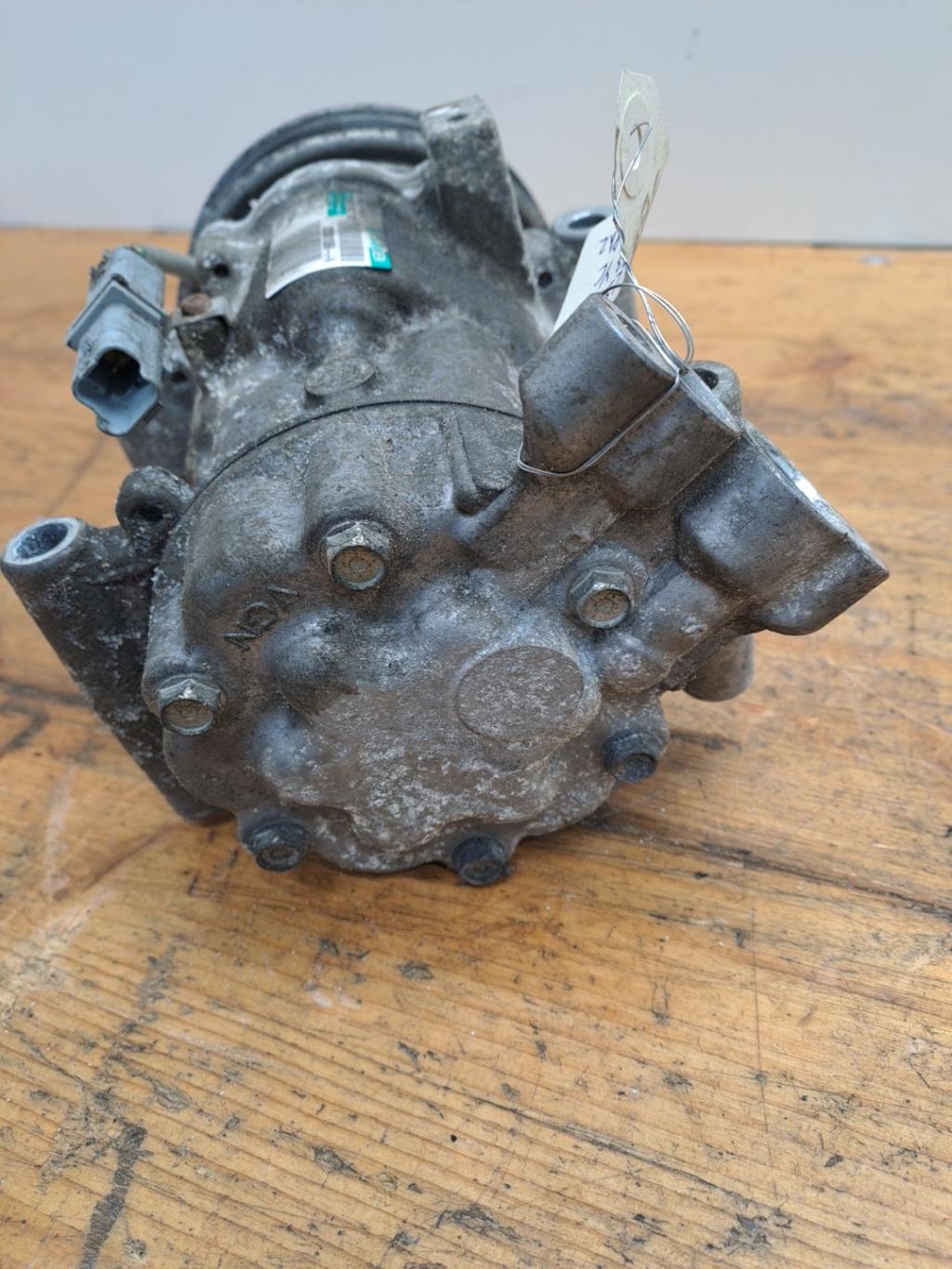 Compresseur clim RENAULT CLIO 3 PHASE 2 Essence - 1