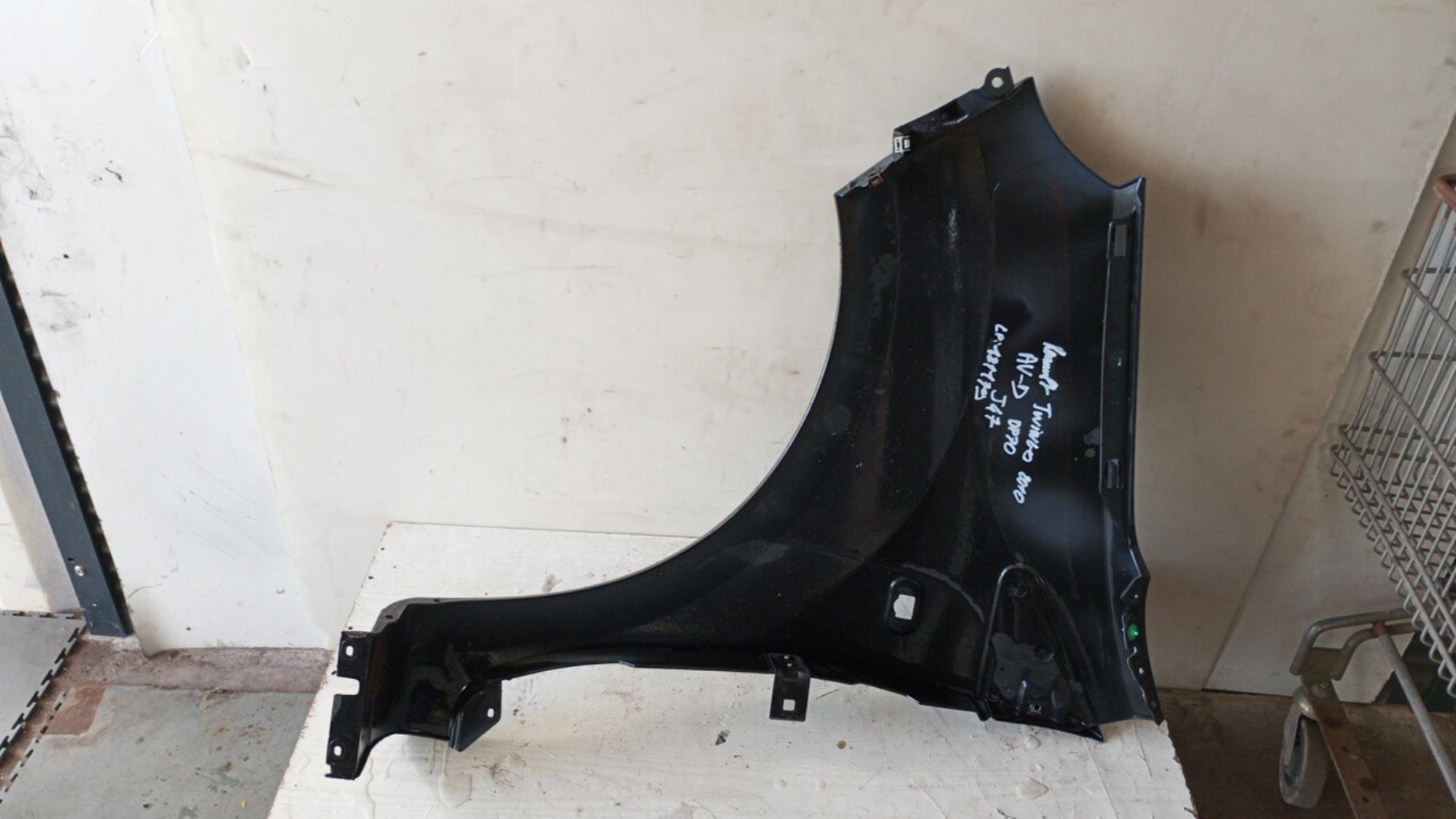 Aile avant droit RENAULT TWINGO 2 PHASE 1 Essence - 1
