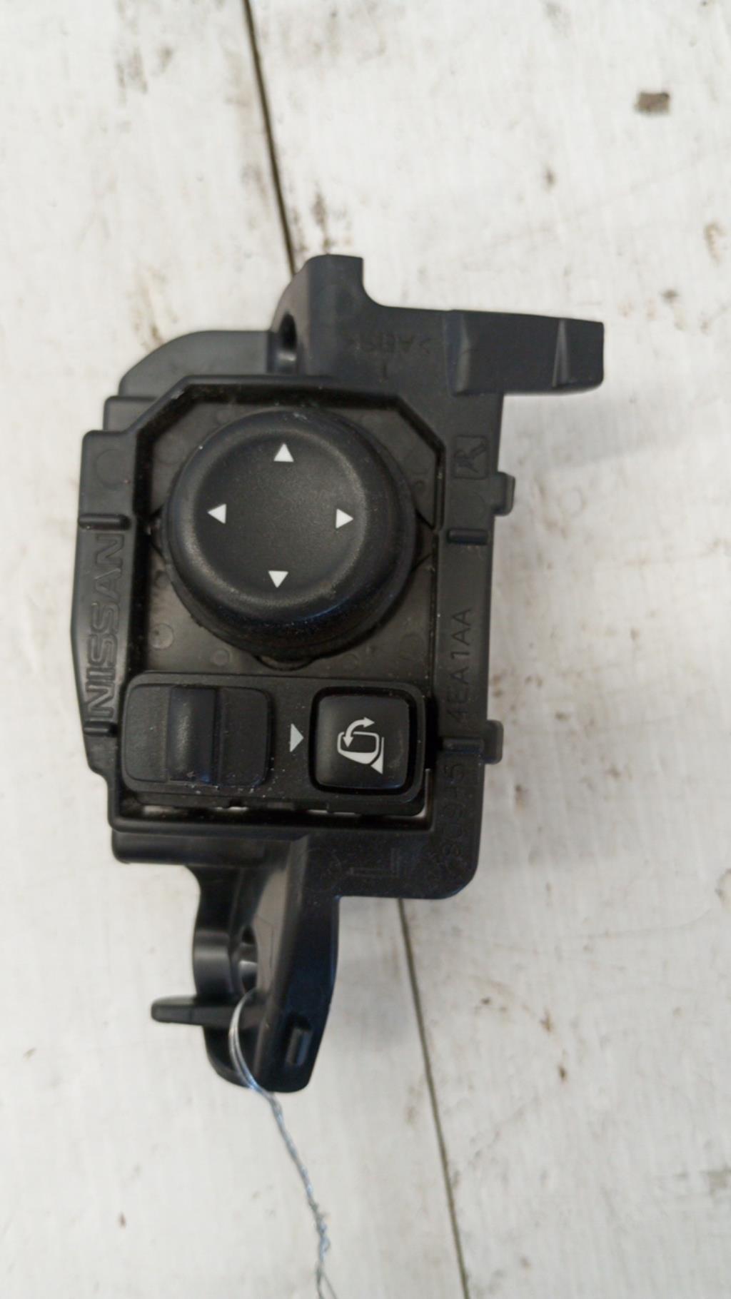 Commande retroviseurs NISSAN QASHQAI 2 PHASE 1 Diesel - 1