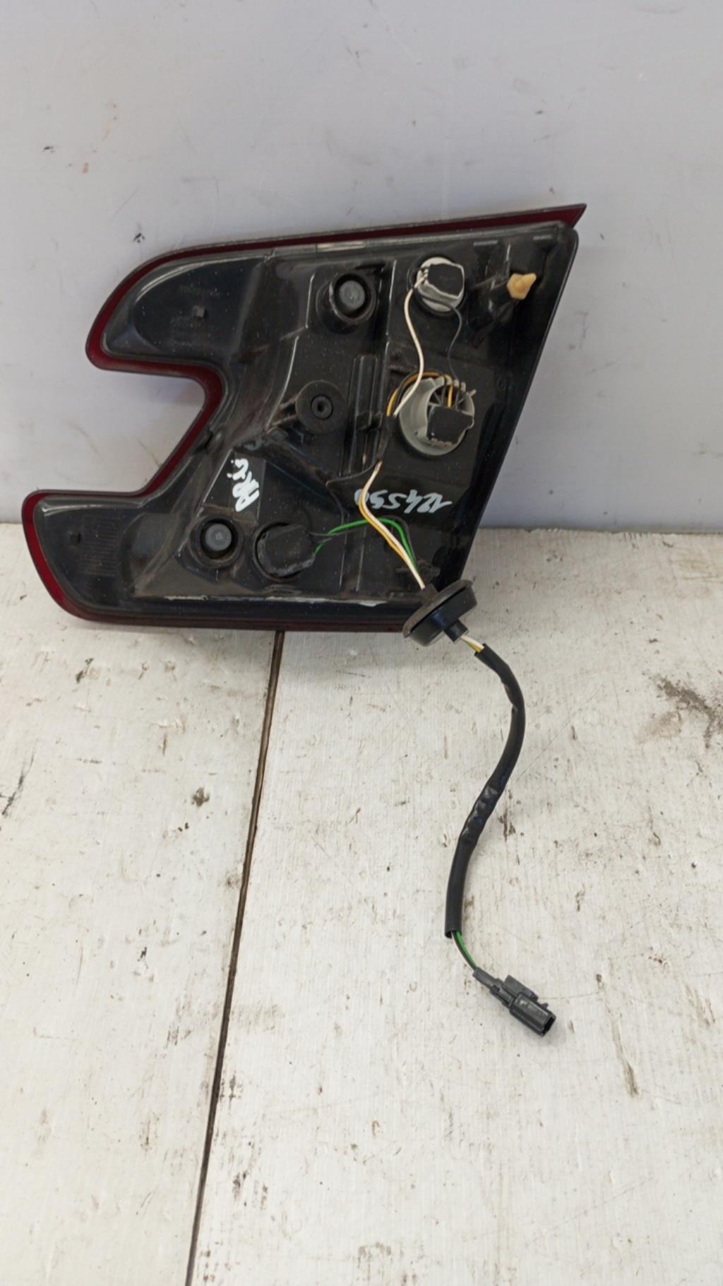 Feu arriere secondaire gauche (feux) RENAULT MEGANE 3 PHASE 1 BREAK Diesel - 1
