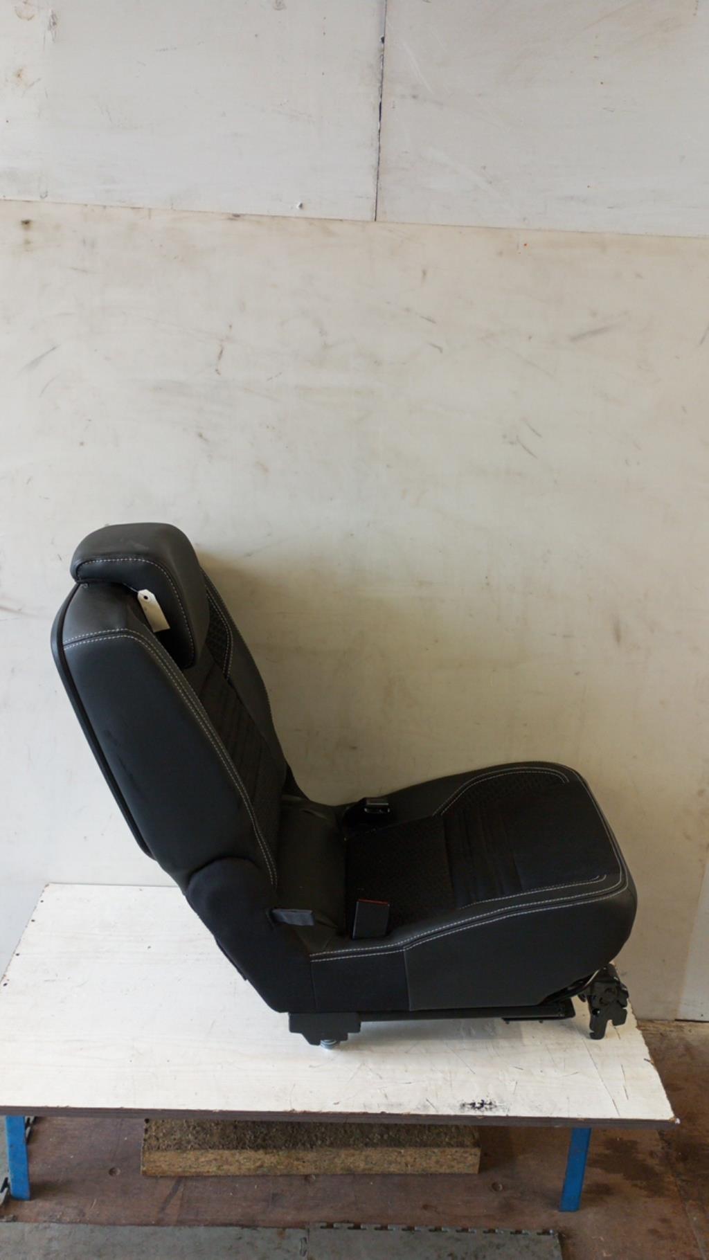 Siege arriere droit RENAULT SCENIC 3 PHASE 3 Diesel - 1