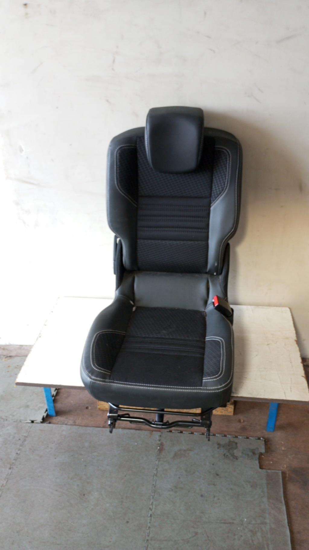 Siege arriere gauche RENAULT SCENIC 3 PHASE 3 Diesel - 1