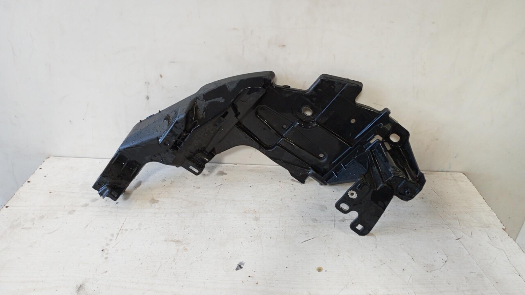 Support de phare gauche (tôle) RENAULT MEGANE 3 PHASE 1 BREAK Diesel - 1