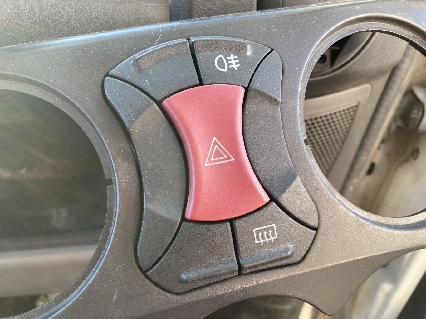 Bouton de warning FIAT DOBLO 1 PHASE 2  - 1