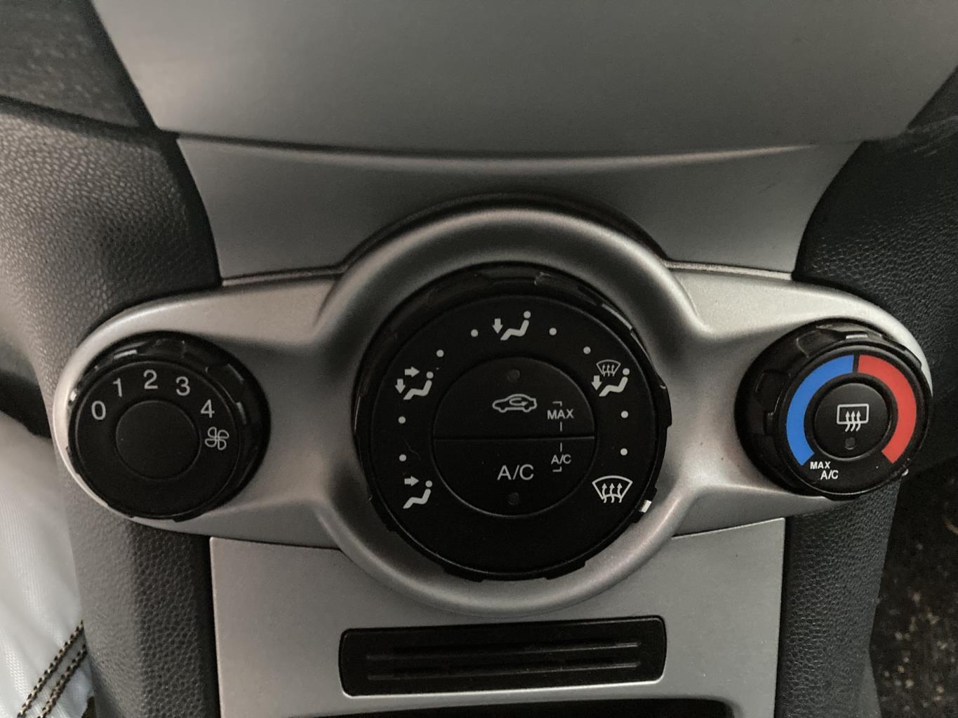Commande chauffage FORD FIESTA 6 PHASE 1 Diesel - 1