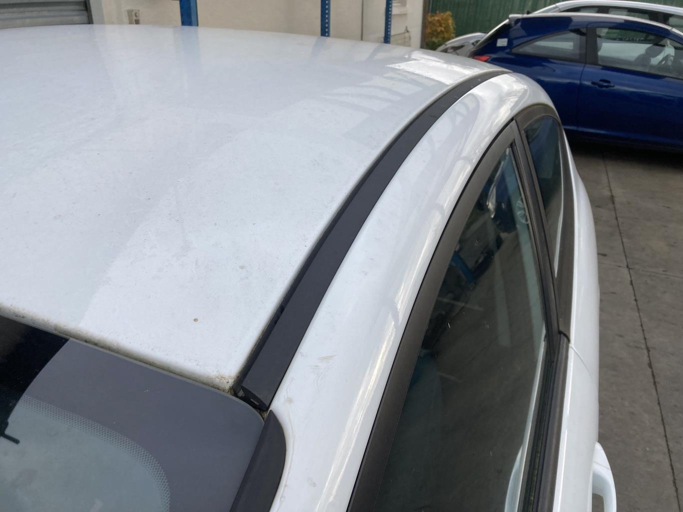 Baguette de toit FORD FIESTA 6 PHASE 1 Diesel - 1