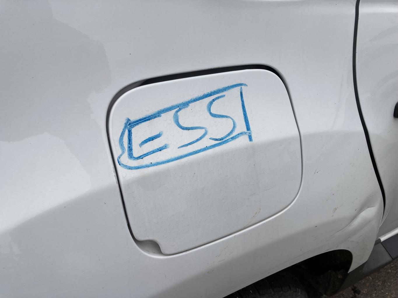 Trappe d'essence DACIA DUSTER 1 PHASE 2 Essence - 1