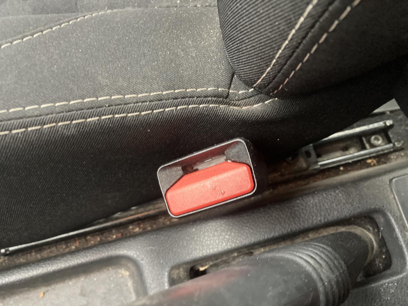 Attache ceinture avant droit DACIA LOGAN MCV 2 PHASE 1 BREAK Diesel - 1
