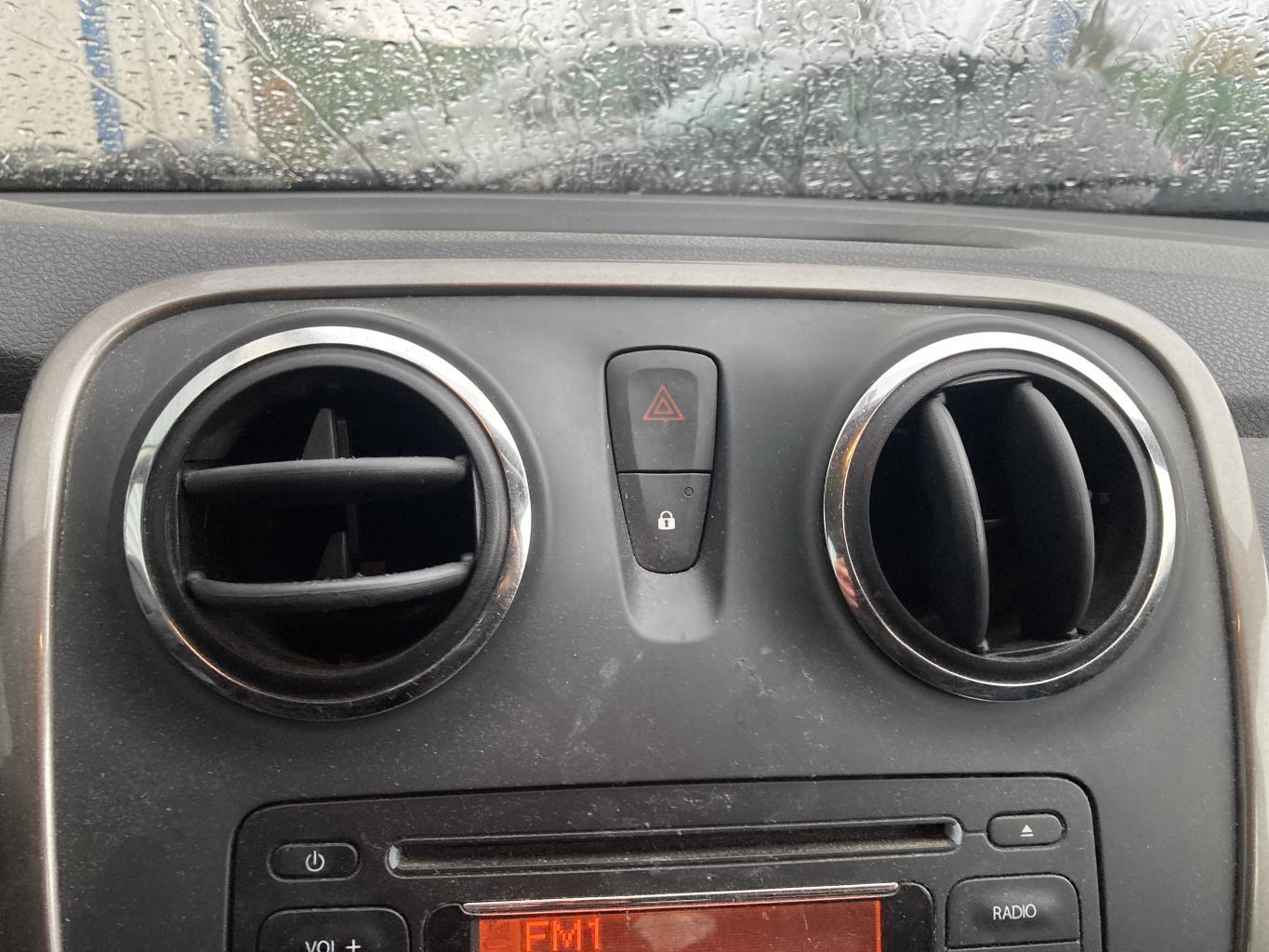 Bouton de warning DACIA LOGAN MCV 2 PHASE 1 BREAK Diesel - 1