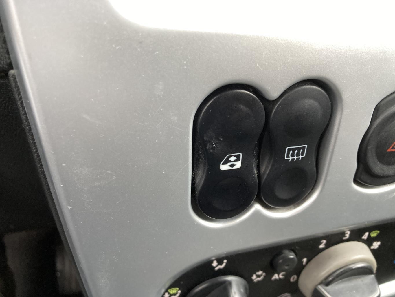 Commande degivrage lunette arriere DACIA LOGAN MCV 1 PHASE 2 BREAK Diesel - 1