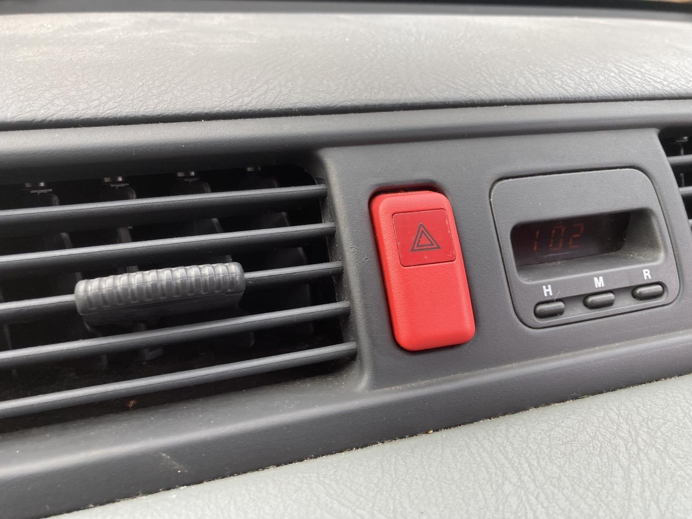 Bouton de warning HONDA CR-V 1 Essence - 1