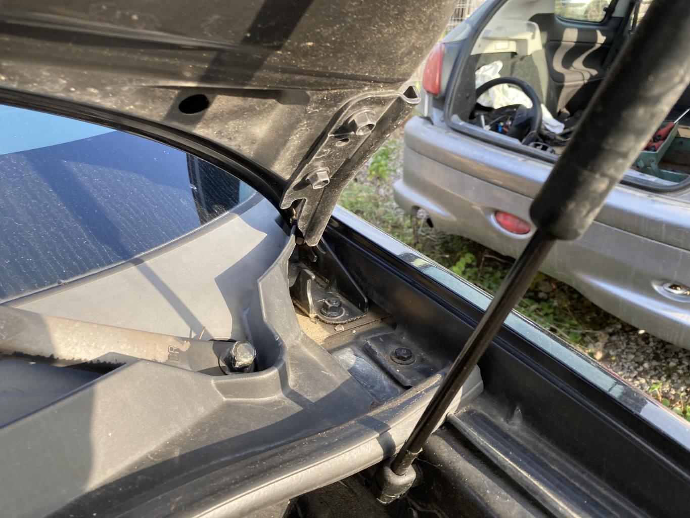 Charniere de capot HYUNDAI SANTA FE 1 Diesel - 1