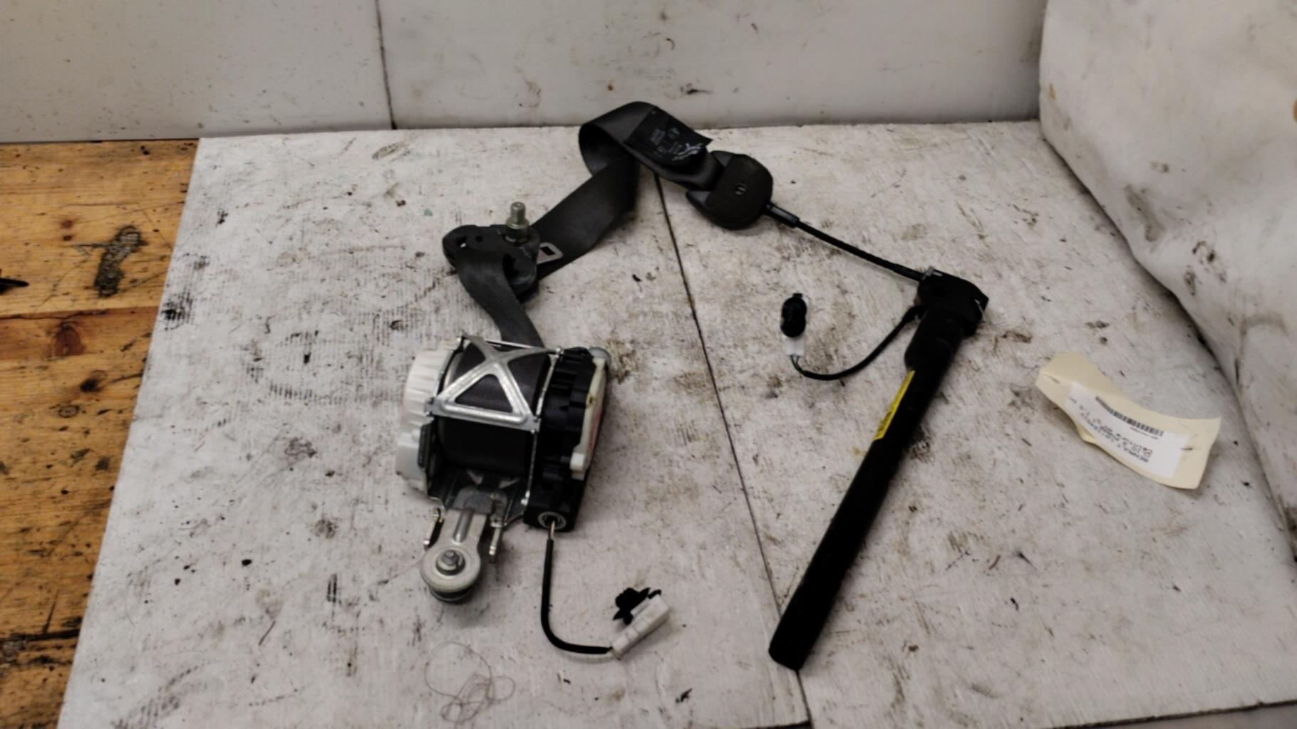 Ceinture avant droit RENAULT CLIO 3 PHASE 1 Diesel - 1