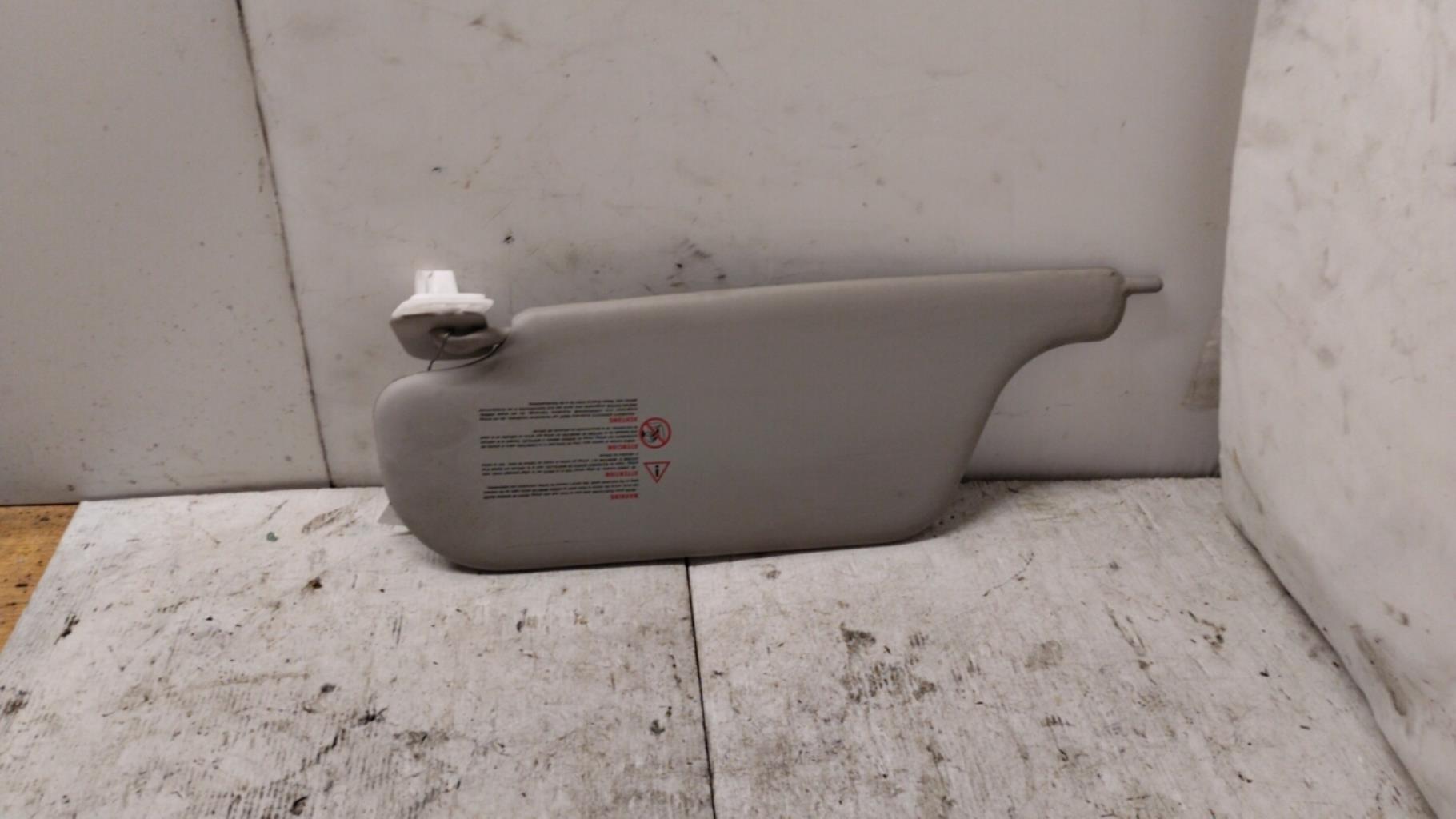 Pare soleil droit RENAULT CLIO 3 PHASE 2 BREAK Essence - 1