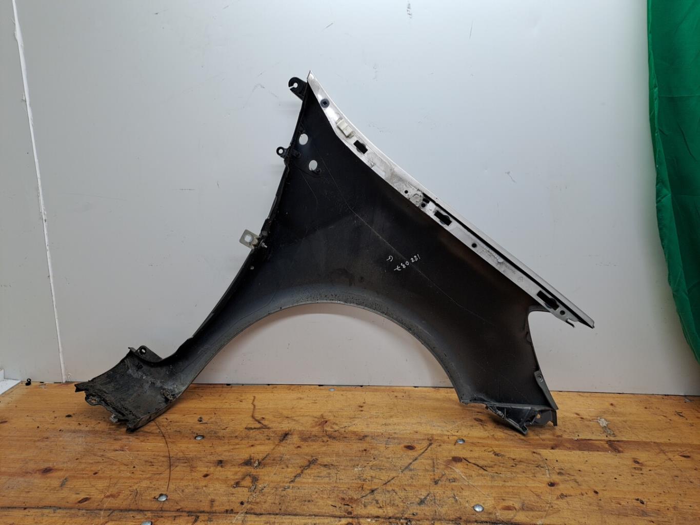 Aile avant gauche RENAULT CLIO 3 PHASE 1 Diesel - 1