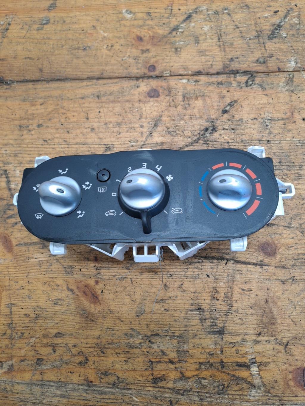 Commande chauffage RENAULT TWINGO 2 PHASE 1 Essence - 1