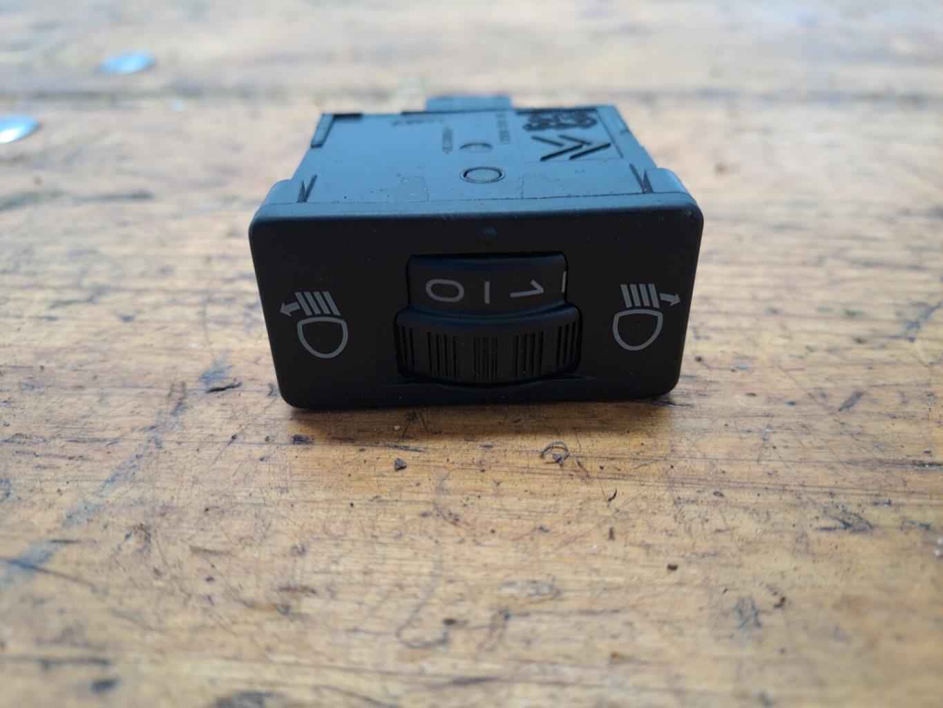Commande de reglage hauteur de phare CITROEN C3 2 PHASE 1 Diesel - 1