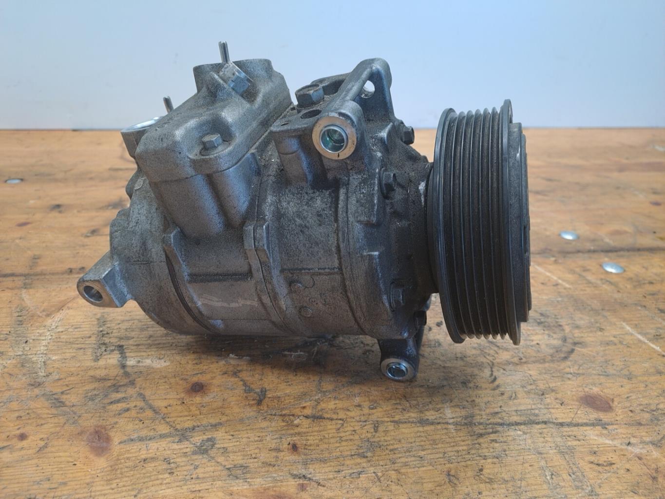 Compresseur clim VOLKSWAGEN GOLF 6 Essence - 1