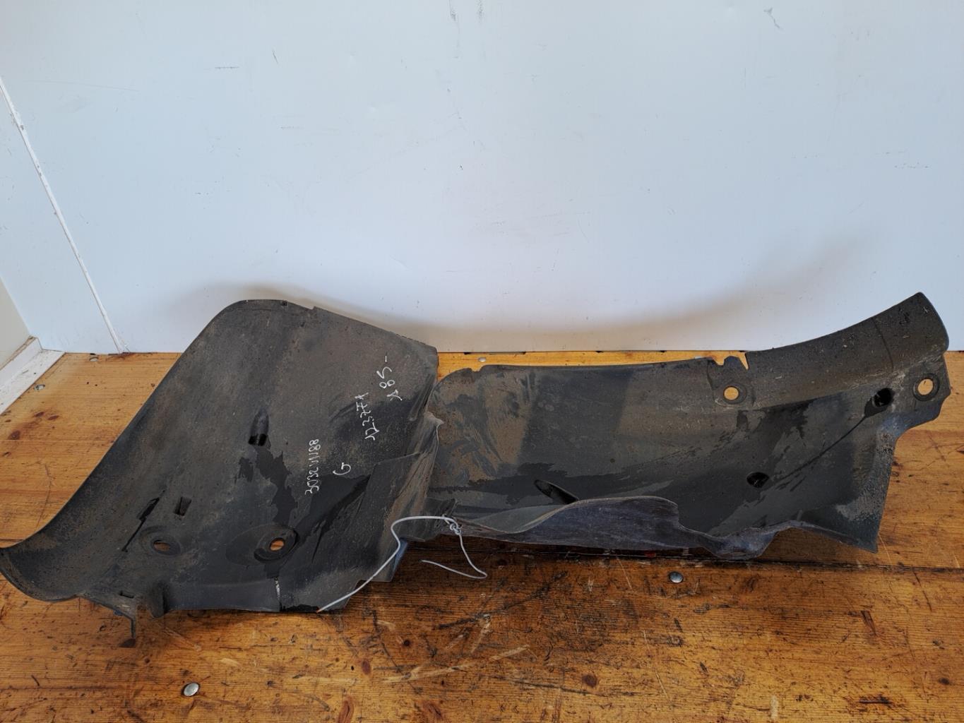 Pare boue avant gauche RENAULT CLIO 3 PHASE 1 Diesel - 1