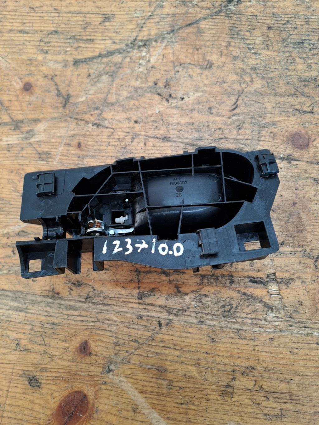 Poignee interieur avant droit CITROEN C3 2 PHASE 1 Diesel - 1