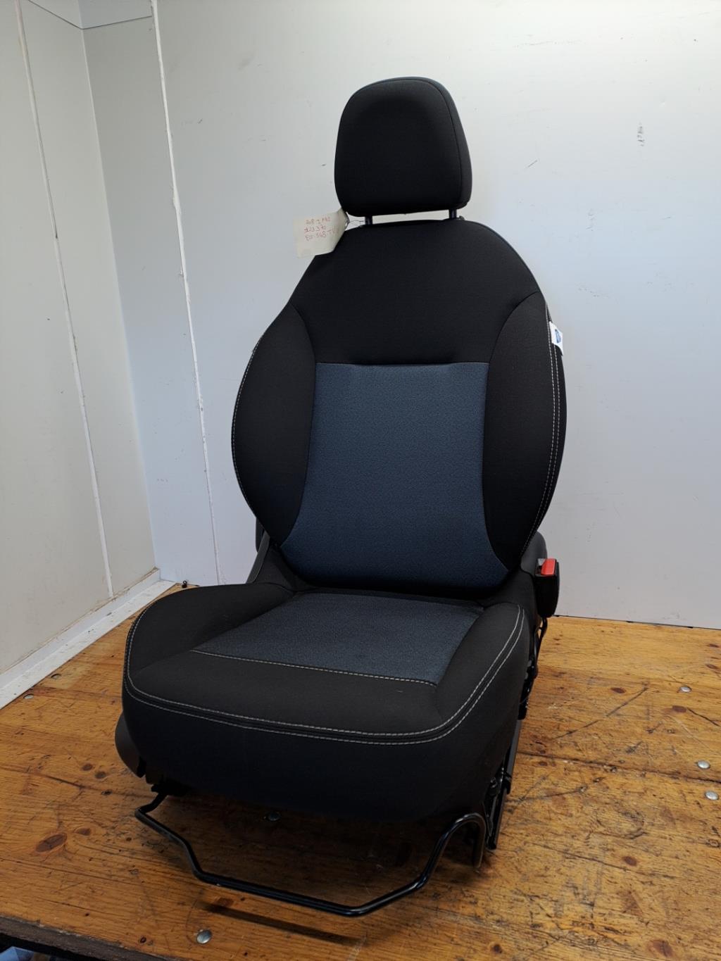 Siege avant droit PEUGEOT 208 1 PHASE 2 Essence - 1